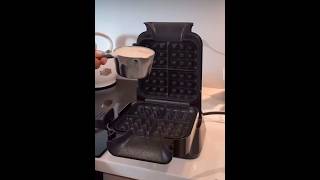 Ninja BW1001 Belgian Waffle Maker [upl. by Anahc]