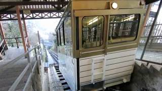 Standseilbahn 182001 Territet  Glion 2019 Wagen kommt in die Bergstation  Funiculaire [upl. by Aicatsal835]