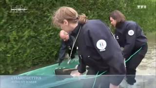 3 policiers dans une barque [upl. by Grunberg220]