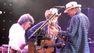 quotHomegrownquot Neil Young amp Willie NelsonHersheypark Stadium Hershey PA 92212 Farm Aid 27 [upl. by Tecil940]