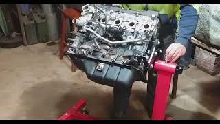 2RZ E ASSEMBLING REAR ENGINE MOUNTS  engine rebuild toyota hiace [upl. by Zarihs511]