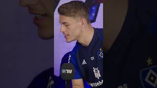 quotMOIN ZUM SPIELTAGSCHECKquot Miro Muheim moderiert den Spieltagscheck selbst an 🎤😂 nurderhsv hsv [upl. by Aralomo]