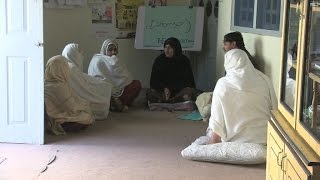 Au Pakistan les femmes semparent de la justice  ActuElles [upl. by Addis650]