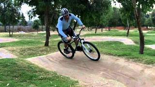 How to ride pumptrack  mountain biking skills [upl. by Hecht889]