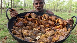 WOW100 Fresh COUNTRY CRABSPEPPER CRAB Without Coconut Prepared by my unclefood fun village [upl. by Einavoj]