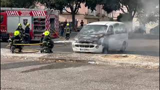 Bombeiros apagam incêndio em carrinha de passageiros [upl. by Keifer]