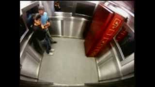 エレベーター内部の棺  Extremely Scary Corpse Elevator Prank in Brazil [upl. by Cadal240]