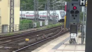 Baustelle Bahnhof Berlin Friedrichstraße Durchfahrt eines IC nach Cottbus [upl. by Guthrey]