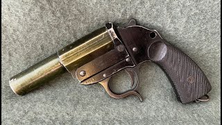 The Leuchtpistole 34 Flare Gun [upl. by Sul]