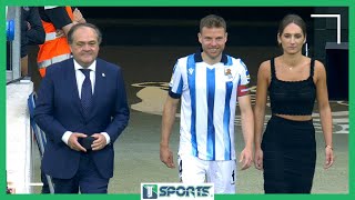 Real Sociedad rinde HOMENAJE a Asier Illarramendi en el Reale Arena [upl. by Sairtemed]