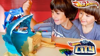 EL TIBURON MEGADESTRUCCION LLEGA A HOTWHEELS CITY 🌊Dani y Evan dicen SI AL RETO [upl. by Homer]