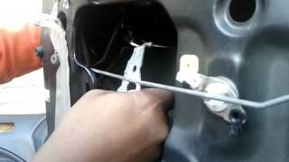 Pt3 9600 Honda Civic Door HandleLock removal [upl. by Gnilrad]