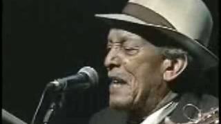 Compay Segundo y sus Muchachos  Es Mejor Vivir Así  Heineken Concerts São Paulo  1999 [upl. by Ameyn]