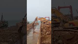 Process of Unloading Sand and Stone from a Ship with Many Excavators [upl. by Garcia]