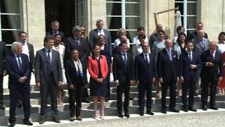 Hollande appelle ses ministres à quotrester mobilisésquot [upl. by Atinna269]