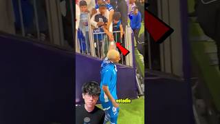 Le Quitan Lujoso Anillo a Neymar en Pleno Estadio shorts viral futbol [upl. by Rolfe]