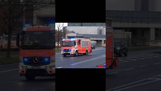 Feueralarm im Fernbahnhof am Frankfurter Flughafen Gebäudelöschzug der Flughafenfeuerwehr fraport [upl. by Ylremik710]