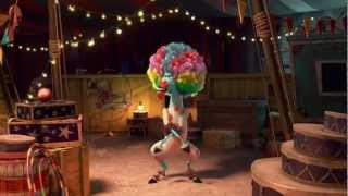 Trailers Madagascar 3  Los Fugitivos Trailer Oficial [upl. by Yonina114]