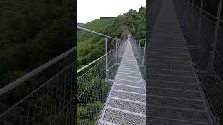 🌉 Sur la passerelle de Mazamet longue de 140 mètres et située à 70 mètres de haut  81 [upl. by Alhsa]