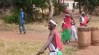 Burundi Akaranga kingoma karakomeye Abatimbo bati quot Amahoro amahoroquot [upl. by Naibaf]