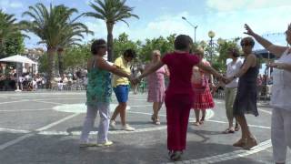 Sardanes avec la cobla Sol de Banyuls sur mer [upl. by Nylcsoj1]