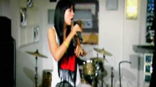 Lily Allen The Fear live on Sound [upl. by Evette533]