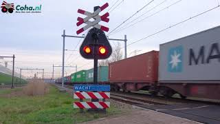 Aki Spoorwegovergang ZevenBergschen Hoek Dec 2018 😍4K😍  Dutch railroad crossing [upl. by Stiles981]