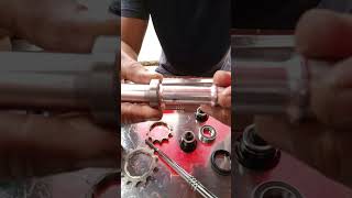 speed one soldier hub  rear hub cleaning [upl. by Einitsed]