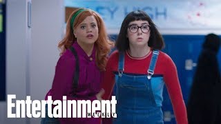 Daphne amp Velma ScoobyDoo Mystery Gang Members Get Own Movie  News Flash  Entertainment Weekly [upl. by Emalee784]