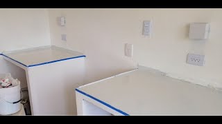 INSTALACION DE PORCELANATO LIQUIDO EN UNA BARRA DE COCINA PARTE 1 [upl. by Gabey]