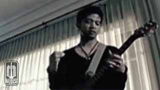 Geisha  Tak Kan Pernah Ada Official Music Video [upl. by Inalak132]