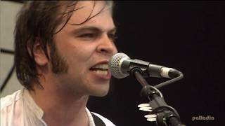 Supergrass Glastonbury 2004 1080p Full HD Pumping on your stereo and alright [upl. by Bovill]