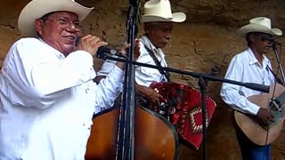 y Dos Seres que se Aman con Juan Lucero y sus Sonidos del Norte en Huachinera Sonora México [upl. by Ursel]