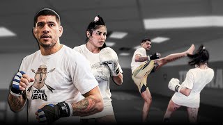 Reta final para o UFC 300  Alex Pereira amp Polyana Viana treinando juntos [upl. by Attenov]