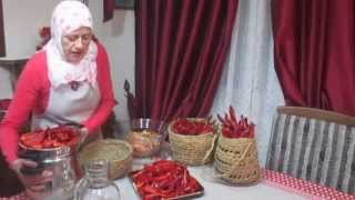 Préparation dHarissa recette Tunisienne طريقة تحضير الهريسة التونسية [upl. by Schulman]