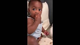 Dwyane Wades daughter Kaavia James takes her Dads Cookies [upl. by Warren]