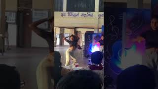 දවසින් නිදිමරන් practice කරලා නටපු dance එක මංජුසාව 2023uok viralvideo [upl. by Zedekiah61]