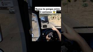 Motociclista enmedio de 2 camiones 😨truck simulator trailer american camion [upl. by Ibed]