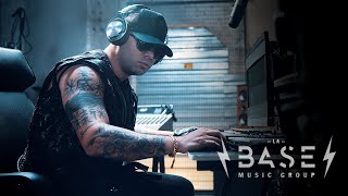 Wisin Piso 21  Beber Lyric Video [upl. by Nomihs]