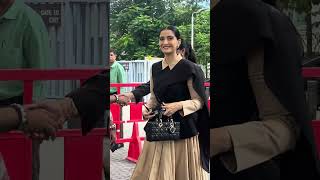 Sonam Kapoor Flying From Mumbai Spotted at Airport  Bollywood  shorts  News18 Telugu [upl. by Blisse23]