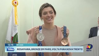 Atleta catarinense Rosamaria volta a Nova Trento após conquista em Paris [upl. by Thgiwd]