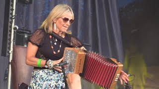 Smile  The Sharon Shannon Trio Cropredy 2022 [upl. by Tabber]