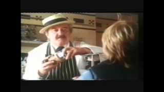 Classic Ads Fray Bentos starring Bernard Cribbins [upl. by Gebhardt]