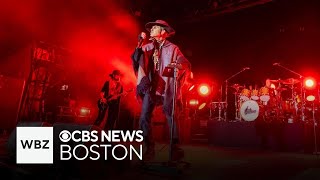 Janes Addiction frontman and guitarist get into fight onstage at Boston concert [upl. by Napas]