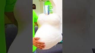 🤰🏻 Bebe mișcă în burtă Baby kicking and movement 🐣 in belly casting kit pregnant Pregnancy shorts [upl. by Nohpets709]