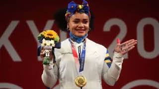 ORO Ecuador Neisi Dajomes MEDALLA DE ORO Tokio 2020 Neisi Patricia Dajomes Halterofilia PREMIACIÓN [upl. by Giffy716]