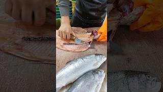 The best way to clean salmon in the fish market [upl. by Kippar626]