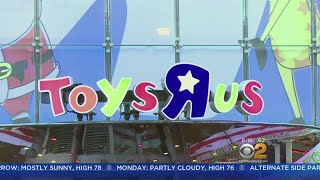 Toys R Us Opens Temporary Store In Times Square [upl. by Pru987]