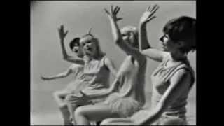 Les Parisiennes  Un tout petit Pantin Puppet on a string 1967 [upl. by Franchot]