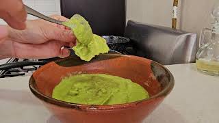 Cómo Preparar Guacamole Falso en Menos de 10 Minutos [upl. by Trefor]